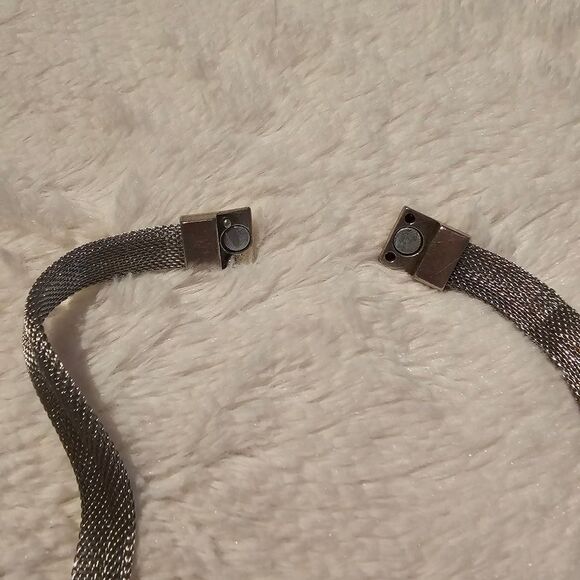 Silver Mesh Bracelet with Blue Stone And Magnetic Clasp. 13.5" Length - Picture 5 of 5